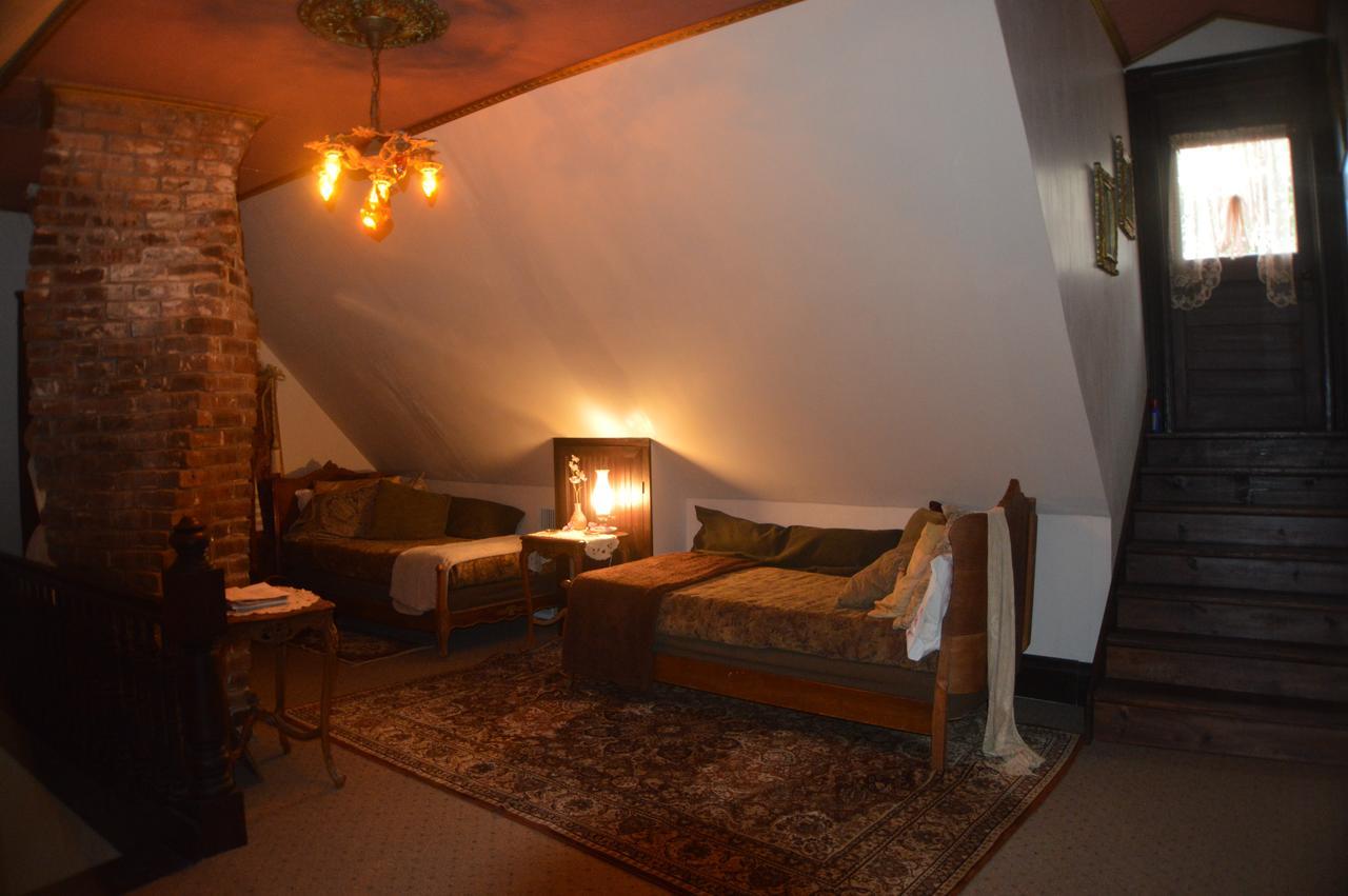 Carleton House Bed And Breakfast Bonham ภายนอก รูปภาพ
