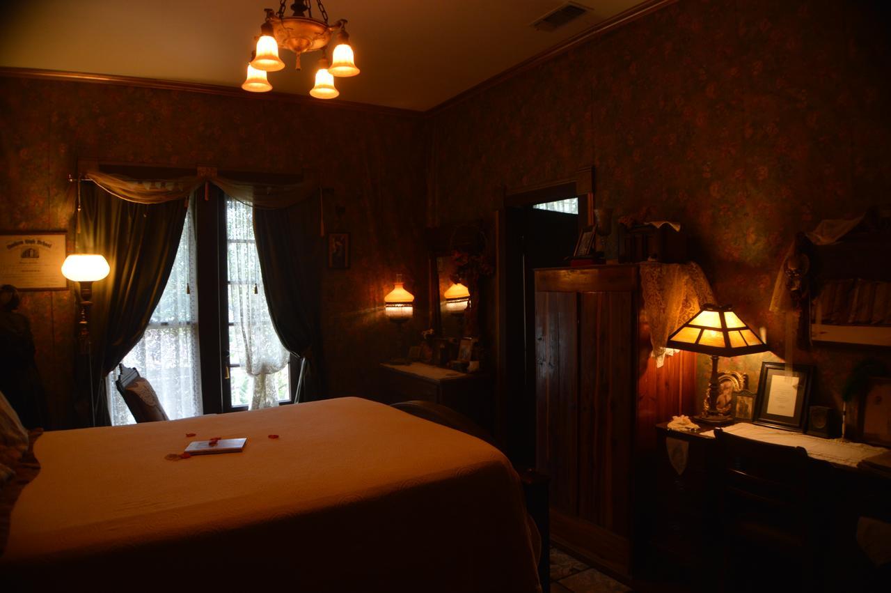 Carleton House Bed And Breakfast Bonham ภายนอก รูปภาพ