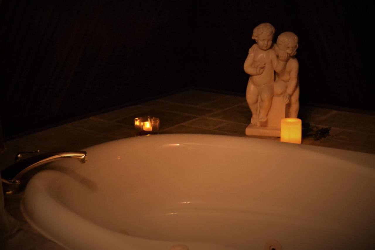 Carleton House Bed And Breakfast Bonham ภายนอก รูปภาพ