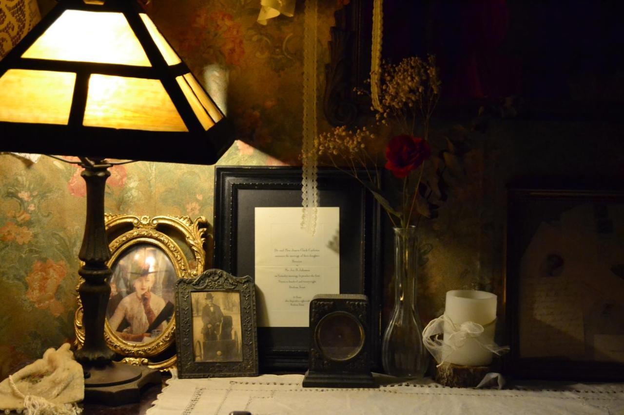 Carleton House Bed And Breakfast Bonham ภายนอก รูปภาพ